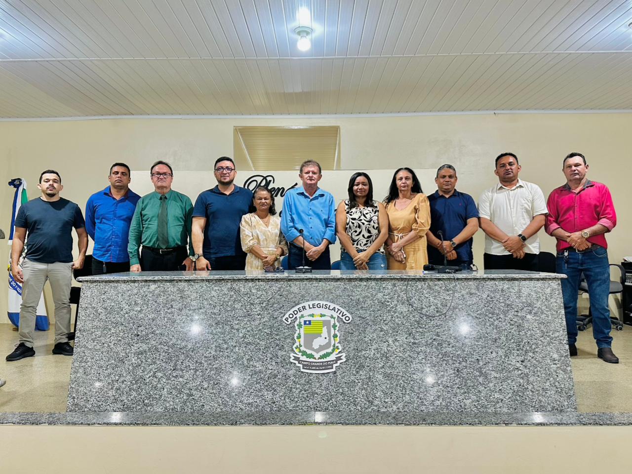 Câmara Municipal realiza 13ª Sessão Ordinária com aprovação de projetos e requerimentos